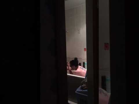 moya-zhena-v-vannoy-foto-foto-bolshogo