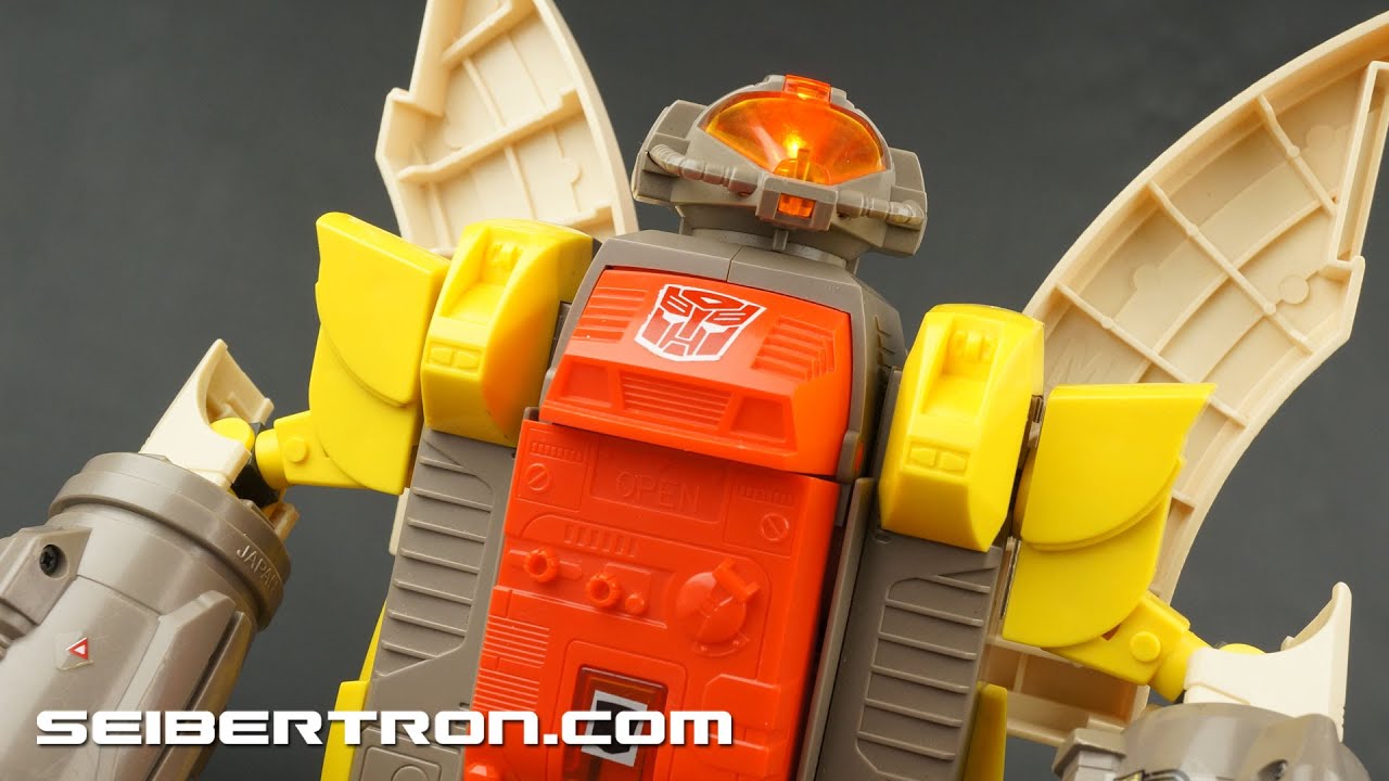 Transformers G1 Omega Supreme electronics demonstration video 151129a