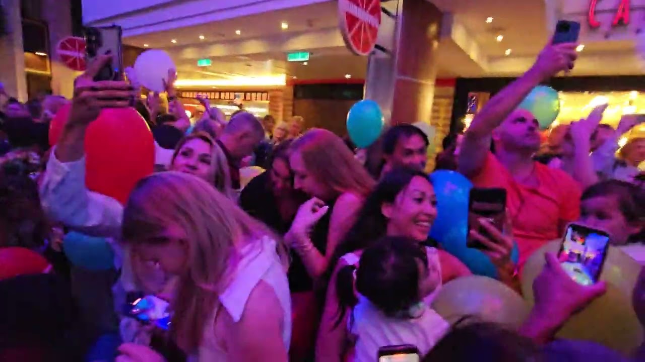 Final Night Balloon Drop Esplanade Party on Ovation of the Seas cruise 14/05/2025