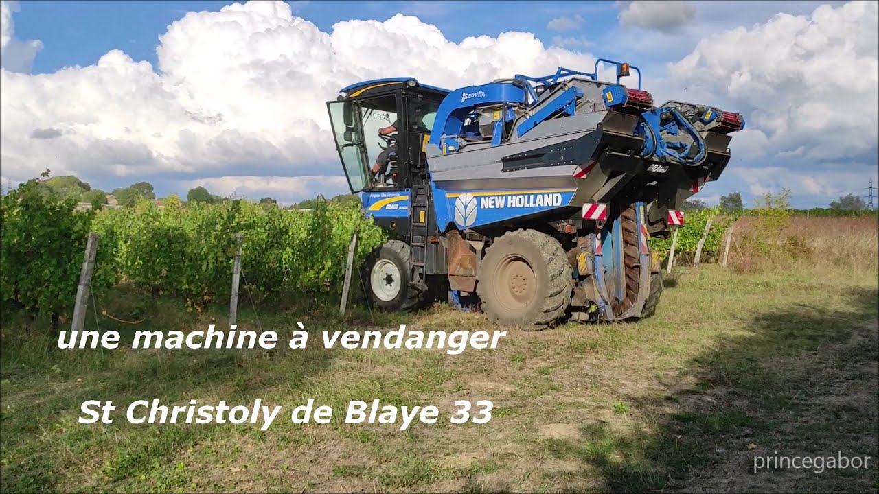 MACHINE A VENDANGER / BRAUD 9060 L / NEW HOLLAND / ST CHRISTOLY DE BLAYE /GIRONDE 33 /FRANCE