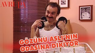 Burhan Aslı'nın Odasına Göz Dikiyor - Avrupa Yakası