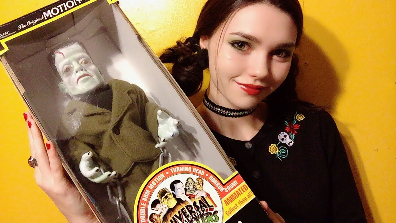 Frankenstein Figure Show+Tell [ASMR] Tapping•Tracing
