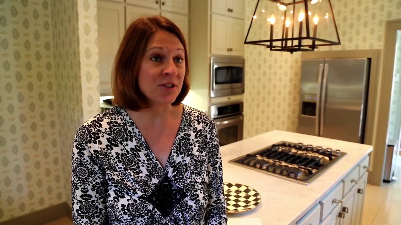 Heritage Hills Historic Homes Tour opens (2015-09-24)