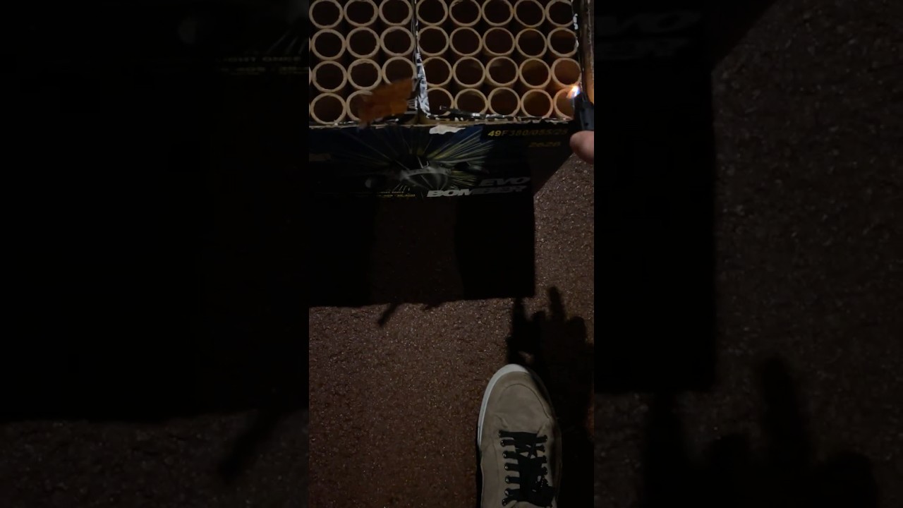 Evo Bomber 100SH 30MM Van Evolution Fireworks