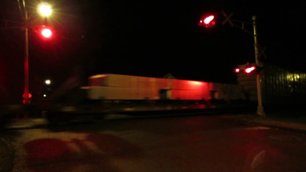 CN 588:SB avec GECX 2034 a Desbiens/Qc 30 octobre 2018 - YouTube