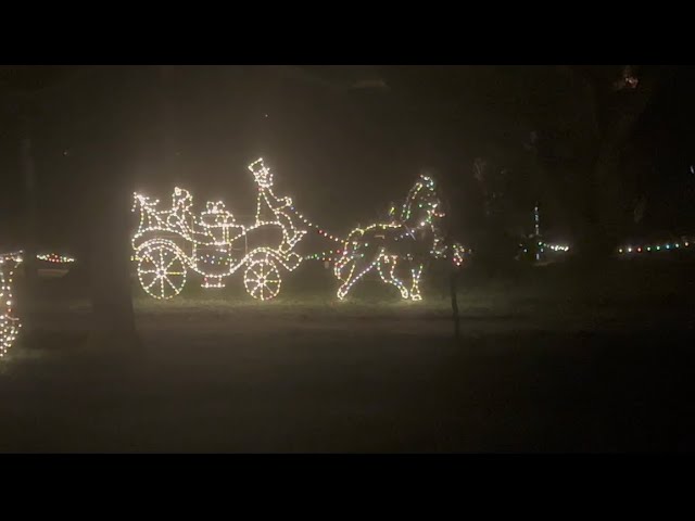 Hopeland Gardens Christmas Lights: Enchanting Holiday Display 2 Hopeland Gardens Christmas Lights: Enchanting Holiday Display