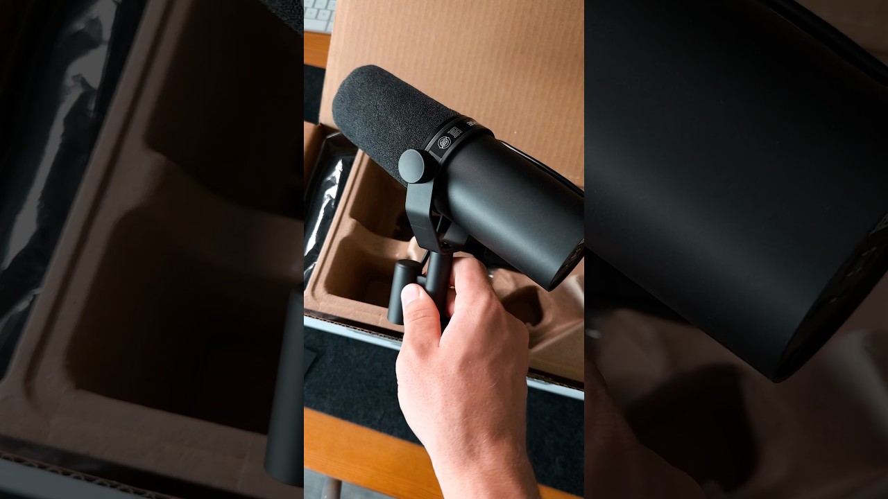 Shure SM7B Unboxing - YouTube