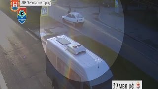 Дистанция, поворот не туда, красный свет и летающий контейнер – подборка ДТП Дистанция, поворот не туда, красный свет и летающий контейнер – подборка ДТП