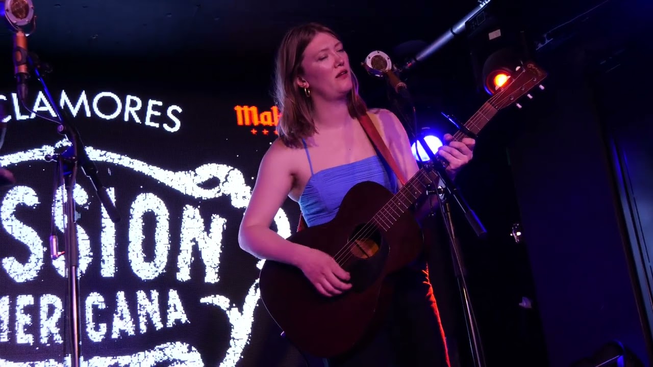 Eleanor Buckland. "Wishing is Useless". Del álbum "You Don´t Have to Know". Clamores.140324