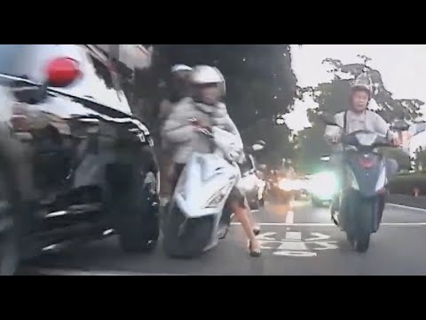 【車禍影片】 刮中一台Mini Cooper（2022.10.13 台中市西屯區臺灣大道二段與大墩口