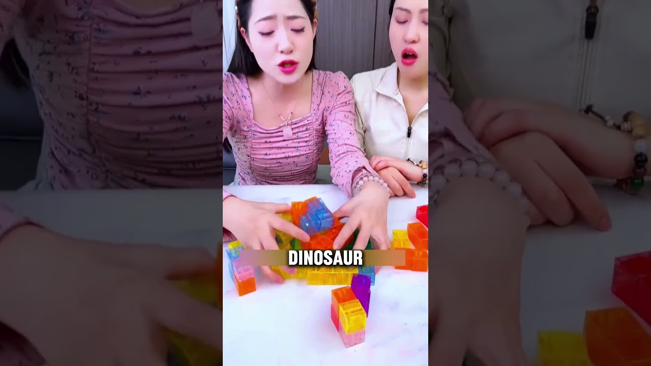 From Tiny Builds to a Big Dinosaur Battle 🦖