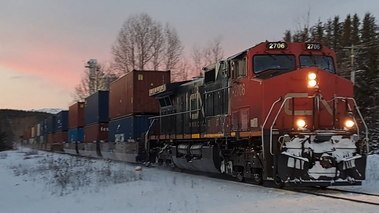 Have You Ever Seen A CN Intermodal Train With THIS Kind Of DPU Placement?
