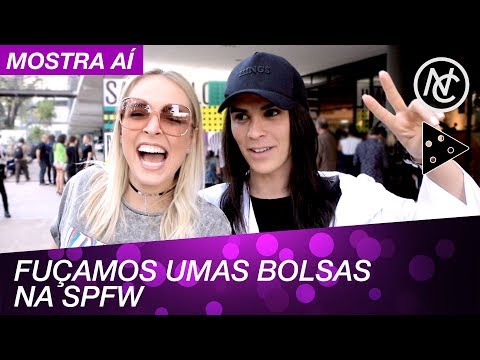 O QUE TEM NA BOLSA DAS FASHIONISTAS DO SPFW? - Tata e Rafa foram até a Fashion Week conferir o que tem na bolsa da galera que frequentou o evento, além dos looks, claro!