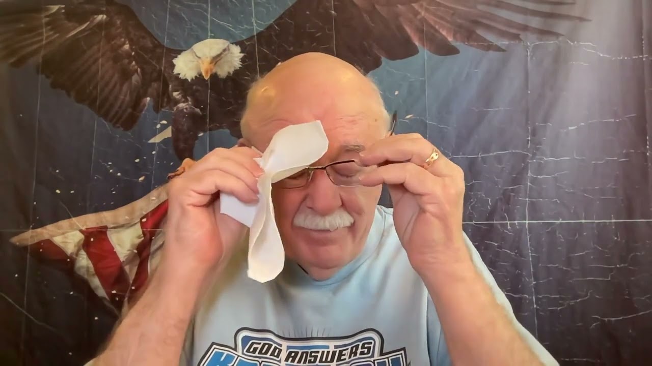 Angelina Jordan sings Bohemian Rhapsody for a BLIND man, watch his reaction - Reaction