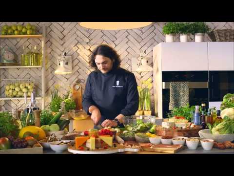 Video: Salată Cu Legume și Crutoane De Usturoi