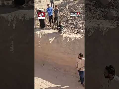 تواصل جهود انتشال جثمان الطفل عبد الله سليمان الطنش من البئر الارتوازي الذي سقط فيه ببلدة زغير جزيرة