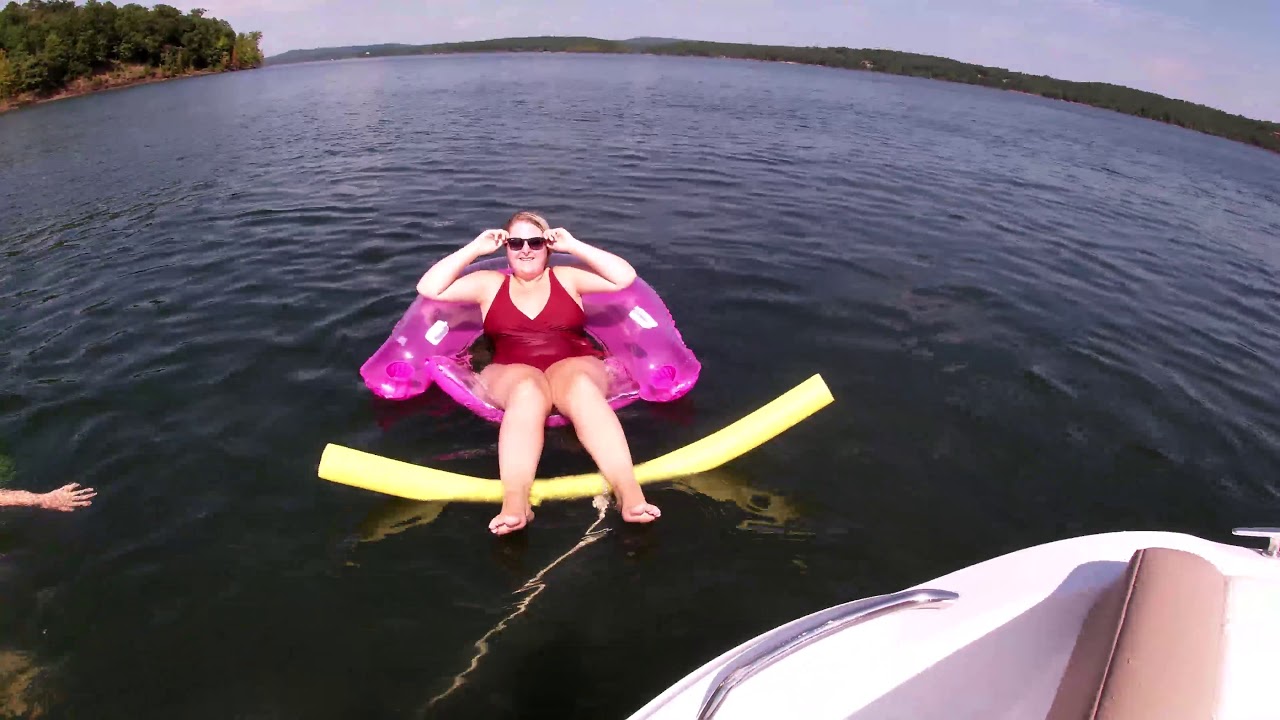 Greers Ferry Lake Boating - YouTube