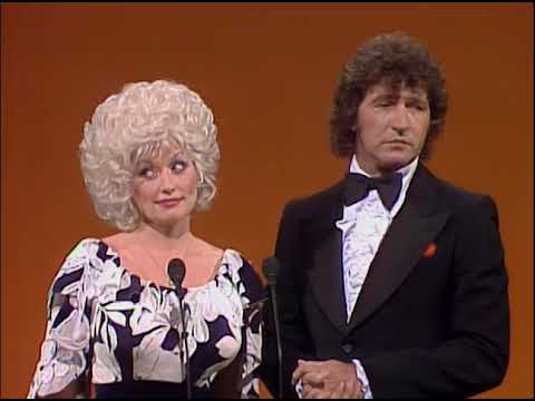 CMA Awards 1980   Mac Davis -  Dolly Parton