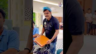वेटर की चालाकी ❤️#restaurant #food #hotel #food #staff #vijayanandindiawale #abdulcomedy #restaurant