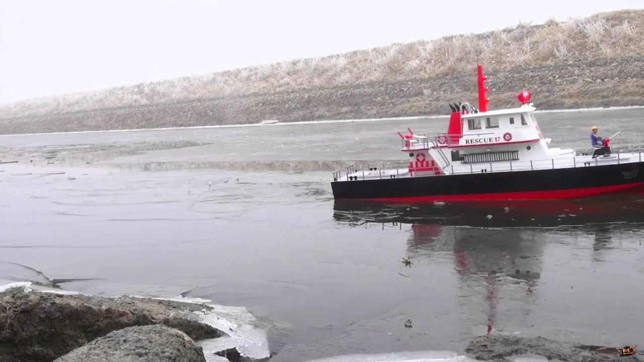 RC ADVENTURES   iCE BREAKER Fire & Rescue Boat Maiden Voyage   Aquacraft RESCUE 17