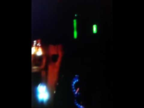 أخي يعلمني القيادة