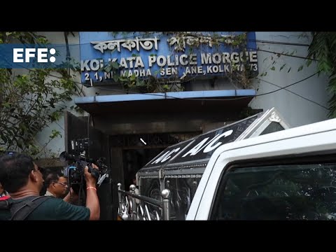 At least 19 dead in stampede at Hindu festival in Kolkata and seven arrested