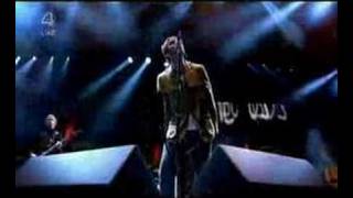 Oasis - Cigarettes & Alcohol (Live at V Festival 2005) chords