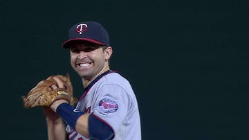 MIN@BAL: Dozier make a fantastic sliding stop
