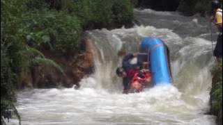 Rafting Pengalengan Cileunca Detik-Detik Perahu Terbalik  Di Jeram Domba