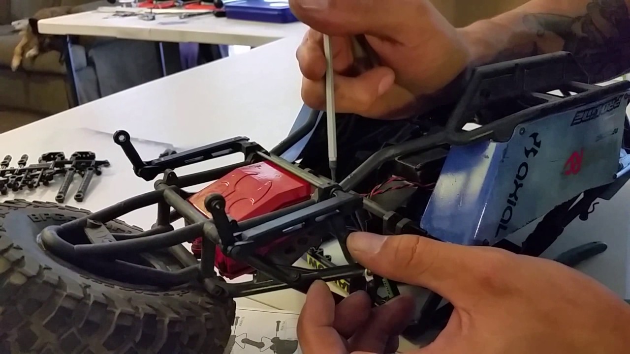 SNOWMOD RC - AXIAL BOMBER(RR10) Rear Sway Bar Install