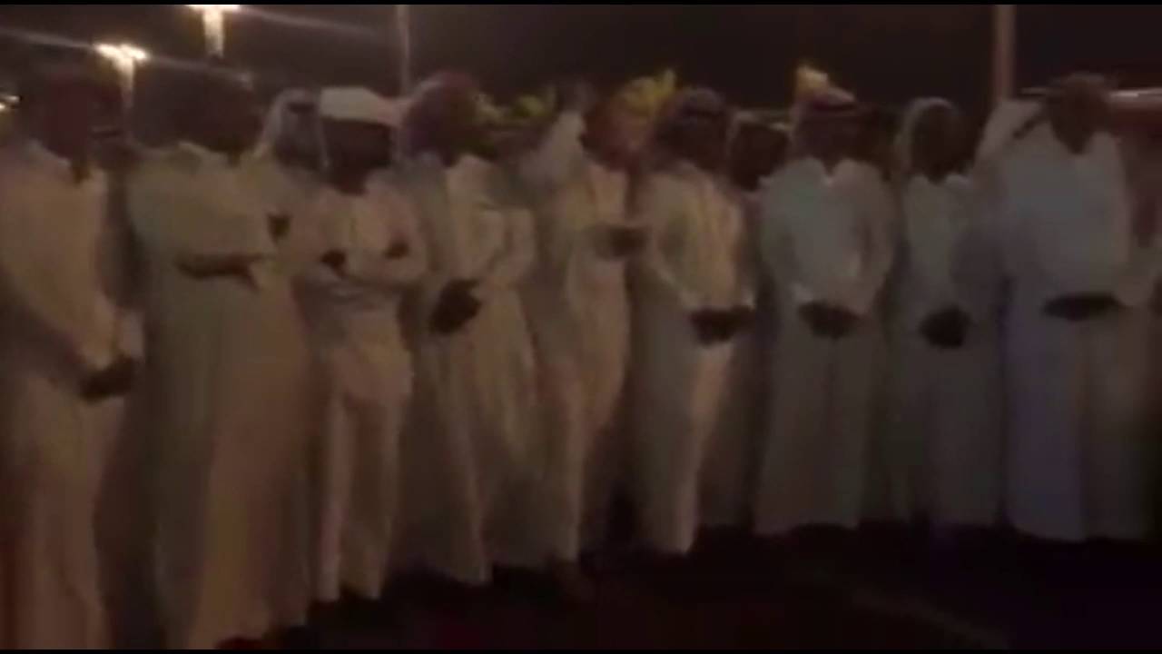 زامل ال جابر في عرس العفار ويتقدمهم الشيخ حسن العبد  بن منيف الجابري