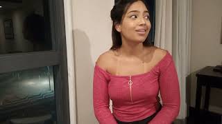 Naj Ferreira Mostrando Meu Quarto Do Hotel