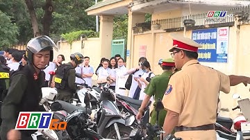 Thực hiện đảm bảo An toàn giao thông trước cổng trường