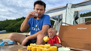 Bibi and Dad's simple breakfast but full of love while camping at the beach!