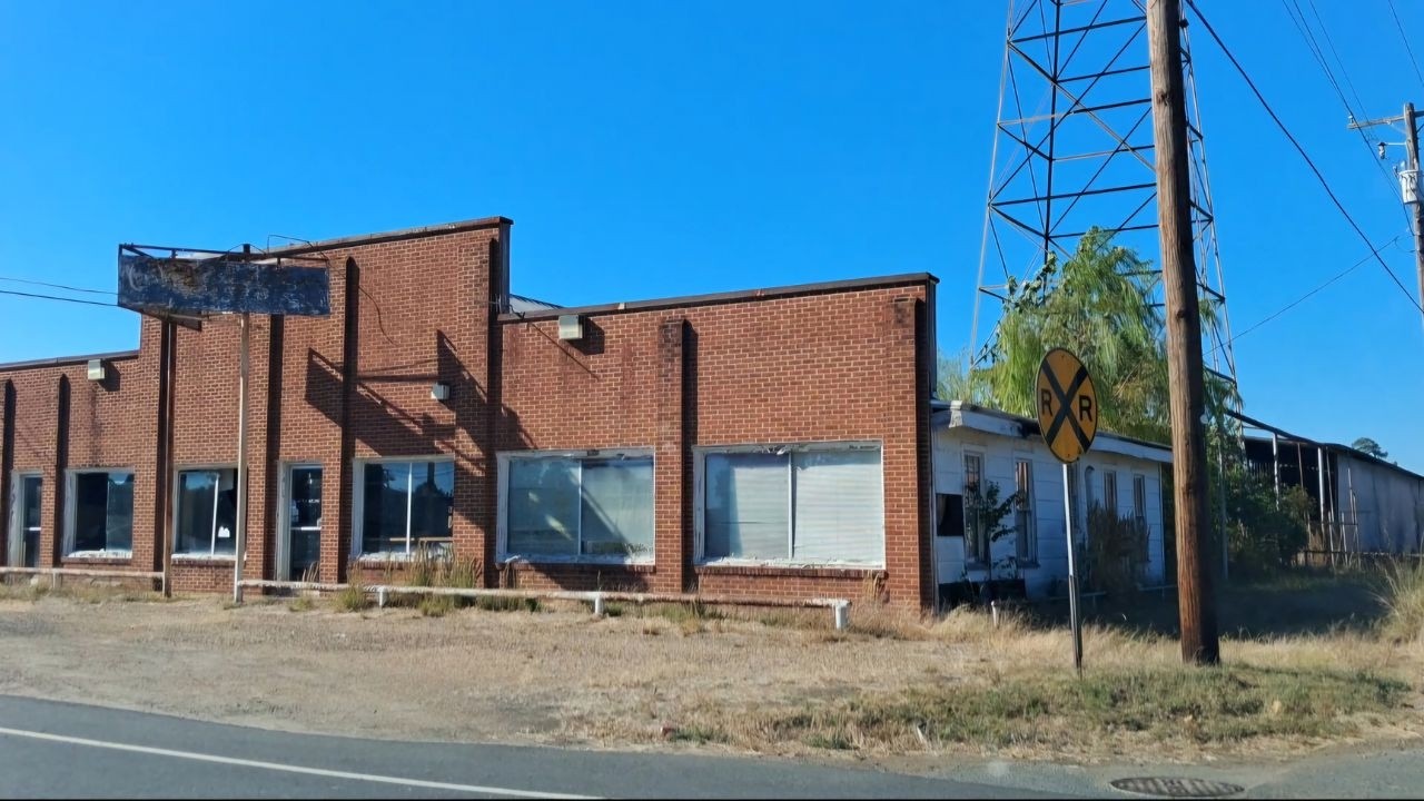 Oil City, LA: The Small Town Built by Oil with Abandoned Schools