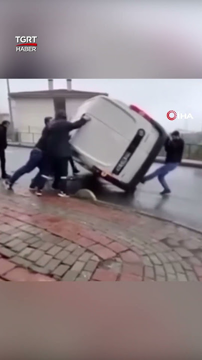 Kaza Yapan Aracın Altında Kalmaktan Son Anda Kurtuldu #shorts
