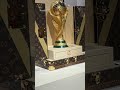 Cofre de lujo protege el trofeo del Mundial de cara a la gran Final