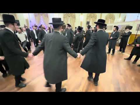 Berry Karpen on keys @ YItschok & kalmy Schwartz &Chaim Brach fire 🔥