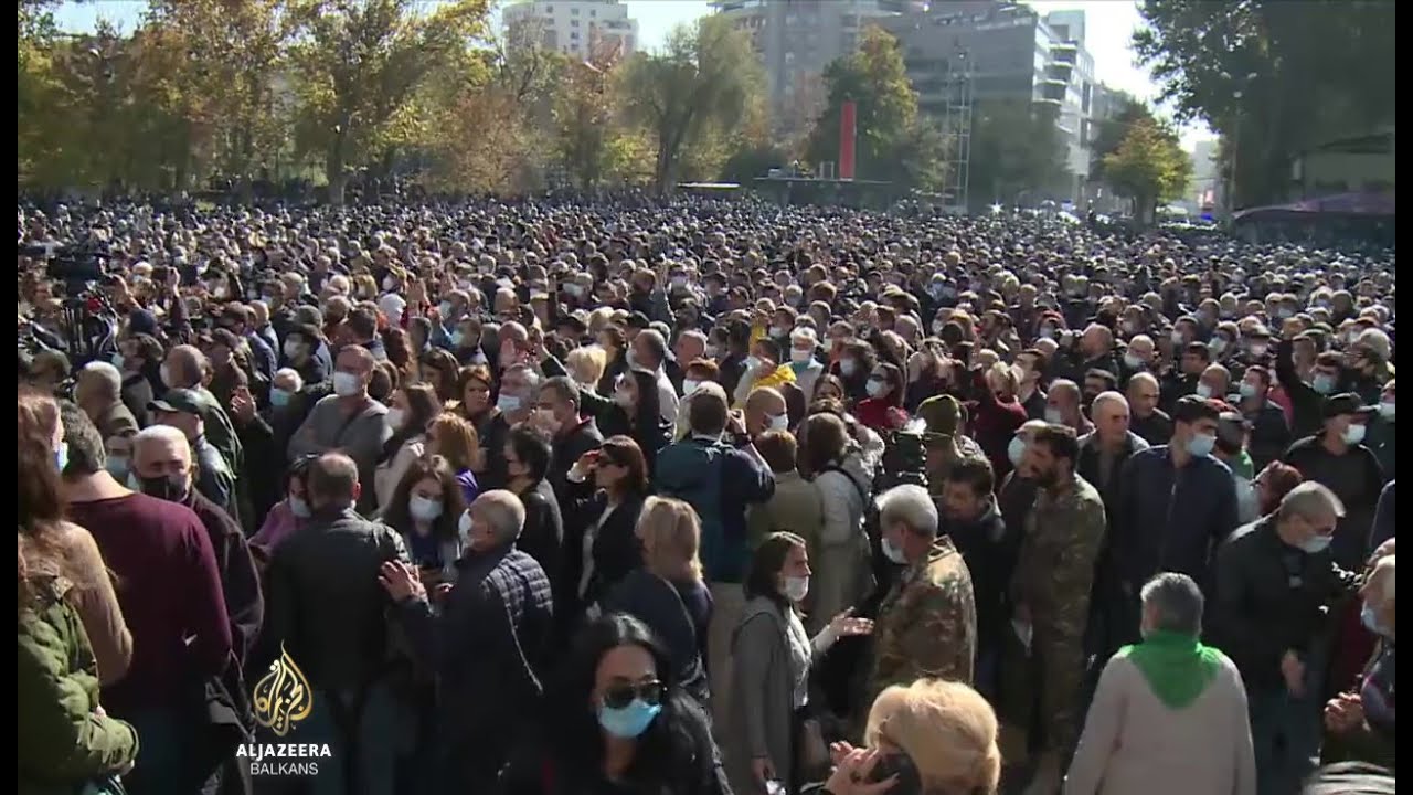 الأرمن يطالبون رئيس الوزراء بالاستقالة