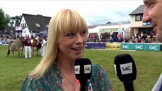 Sara Cox ar Faes y Sioe | Sara Cox at the Royal Welsh Showground