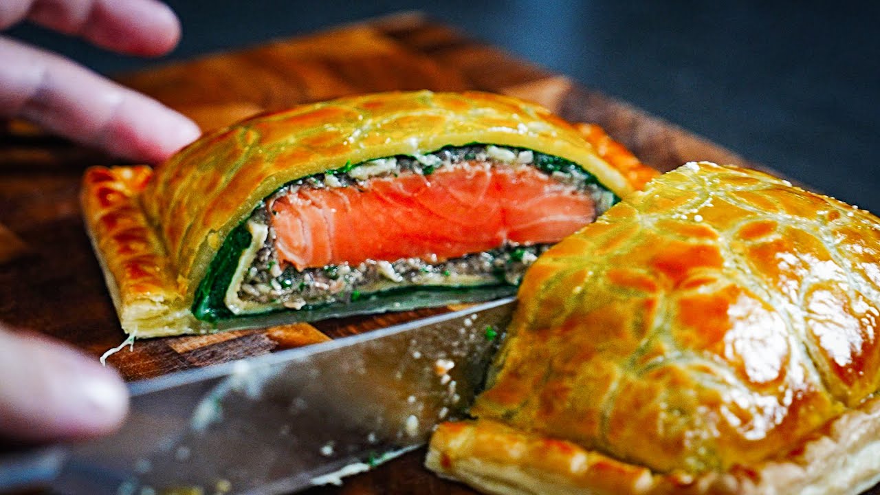 シェフがクリスマスにお家で作る本気料理『サーモンのパイ包焼き』のレシピ