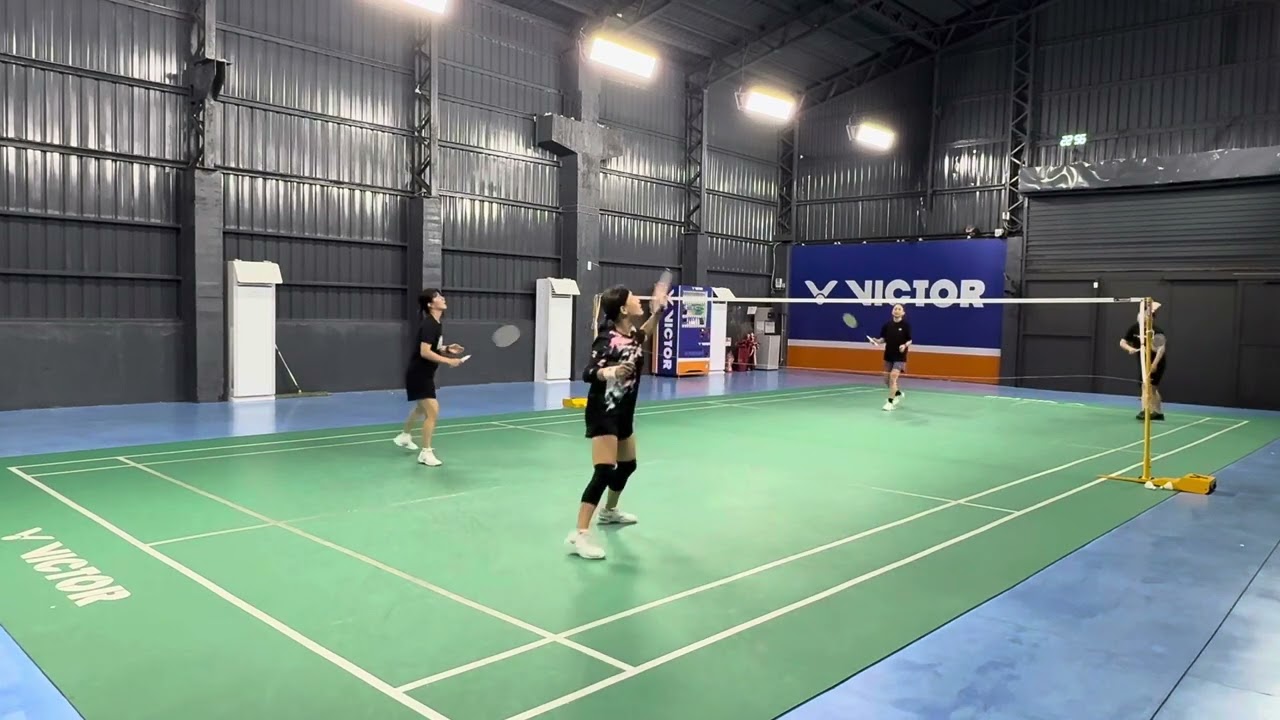 114/10/30 晚上22-00 金拍場Mavis 小函 vs 吟 詩涵