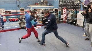 FORMER WORLD CHAMPION RICHIE WOODHALL TAKES TOMMY LANGFORD ON THE PADS AN GIVES HIM ADVICE