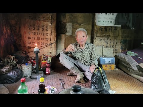 비오는 <strong>삼척</strong> 굴피집 호롱불 밝히고 화전민 어른과 <strong>인생</strong> 이야기 늦은밤! #<strong>인생</strong> #화전민 # 굴피집 ᆢ