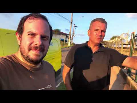 Solar powered electric vehicle charger