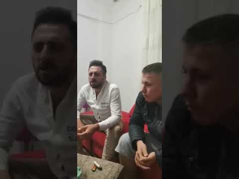 Azer Selçuk bir şeyler aklımı başımdan alır bır anda dünyayı yakasım gelir.