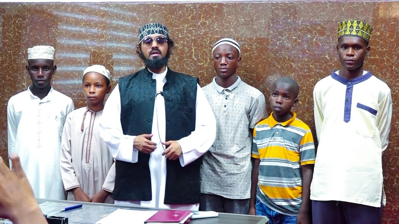 SHEIKH KISHK AWAPATA WATOTO WALIONYESHEWA NA MVUA KWA MKAPA AWAPA ZAWADI YA SIKUKUU NA SHOPPING YA S