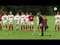 Kate Middleton se anima con el deporte de la isla de Bute en Escocia... Y la jugada le sale rana