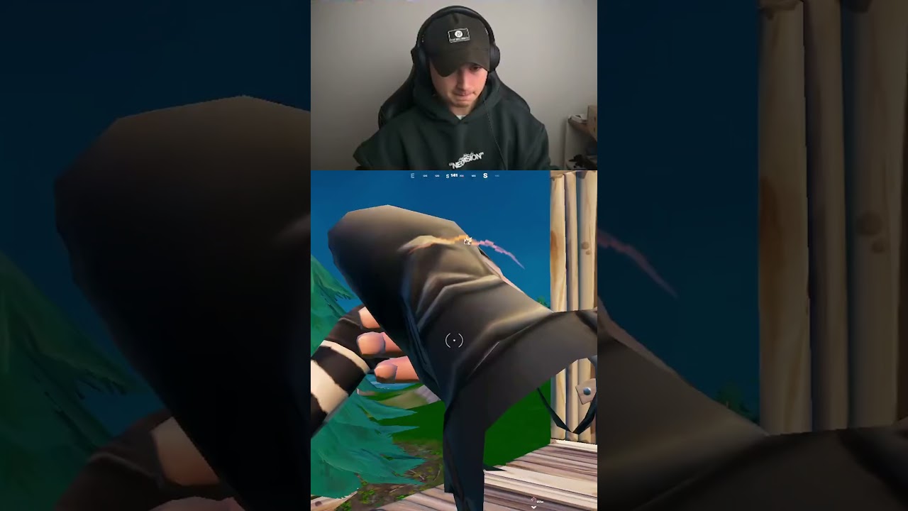 What is he doing... (Twitch - ajayyrr) 