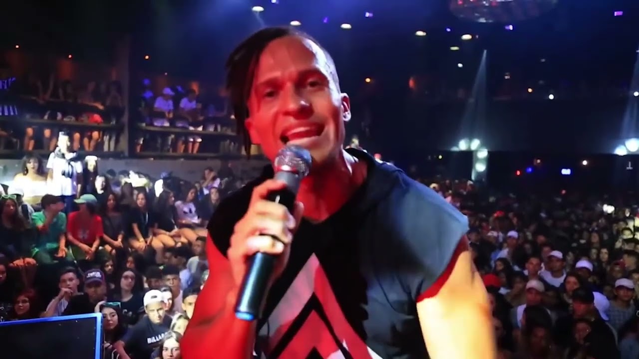 Denis Morelli - Cantor (Release / Trajetória)